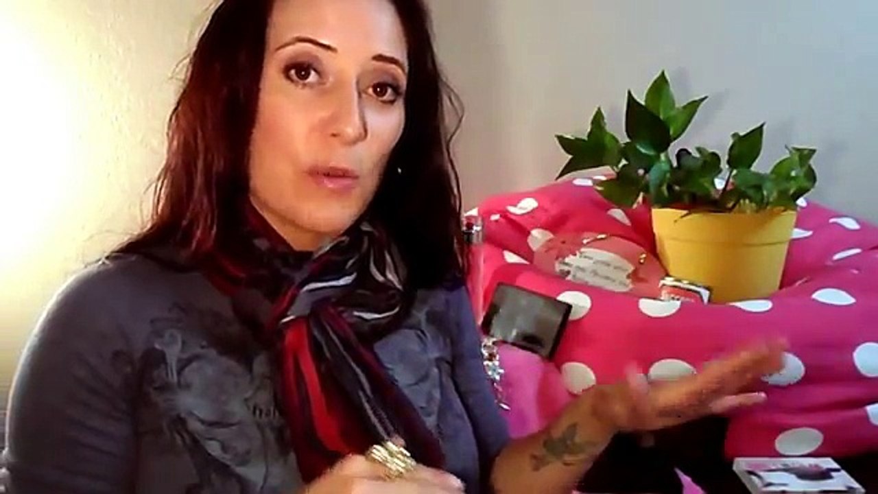 Episode 9 Makeup University web series: Accessorize, hot metabolism & more