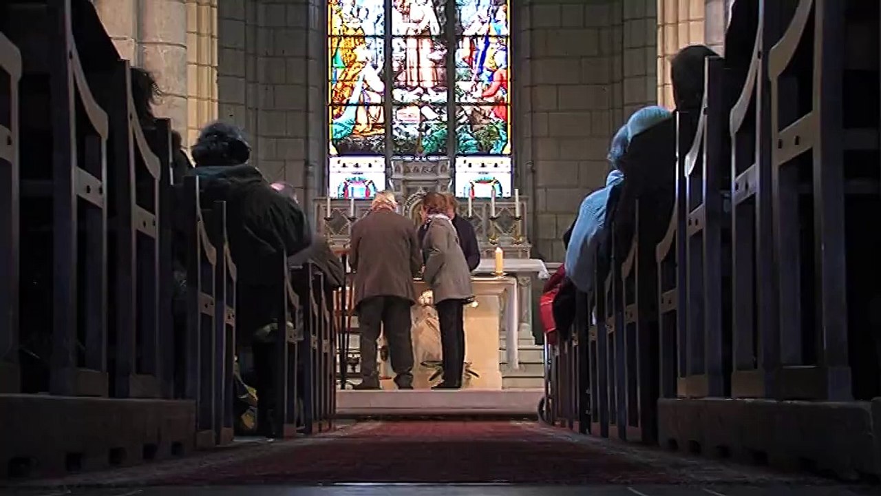 Ile Bouchard: L'église St-Gilles très mal-en-point