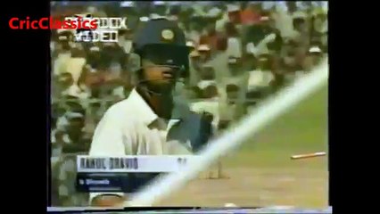 KILLING YORKERS   Shoaib Akhtars Bowled Dravid  Sachin  on 2 Consecutive Deliveries