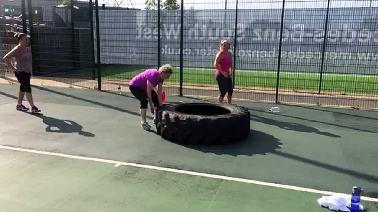 BOSSFIT chicks and Tyre Flips