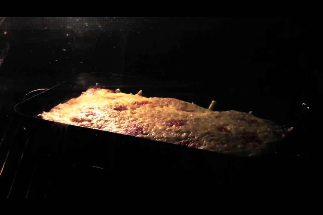 Lasagne Bolognese mit Hackfleisch und Bechamelsauce selber machen - Rezept (deutsch)