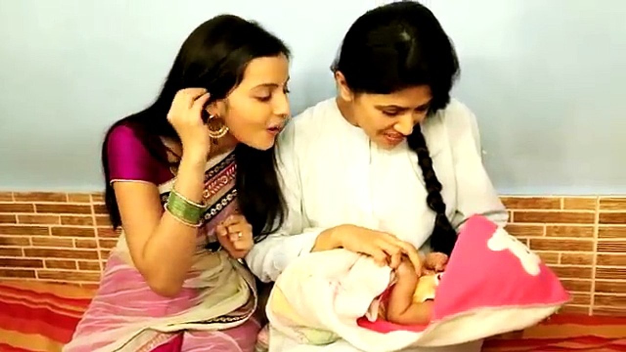 Joyti Delivers A Baby Girl In Iss Pyaar Ko Kya Naam Doon Ek Baar Phir