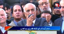 Islamabad: PPP leader Khursheed Shah address with protesters