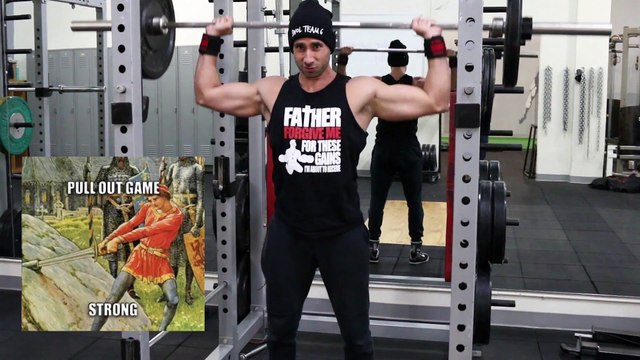 Tuto musculation avec des exercises d'épaules et un gars un peu fou