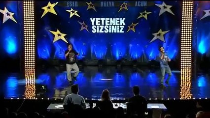 Oğuzhan & ibrahim Kız biz senin bip bip yeteneksizsiniz performansı