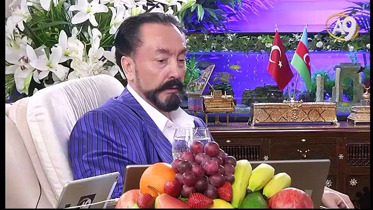 Mevlana Mesnevi Kuran’dan daha üstündür diyor. Bunları savunmak küfrü savunmak olur.