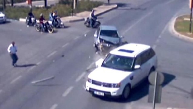 Trafik kazaları MOBESE kameralarında