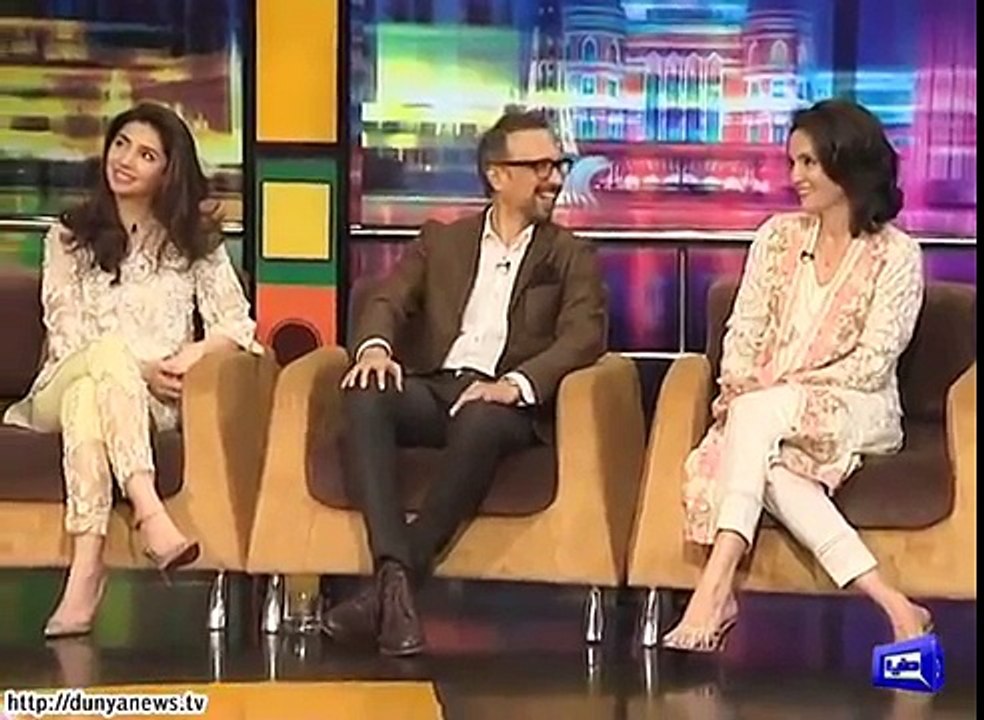 Mahira Khan gone crazy as Jogi Baba comes in Mazaaq Raat -