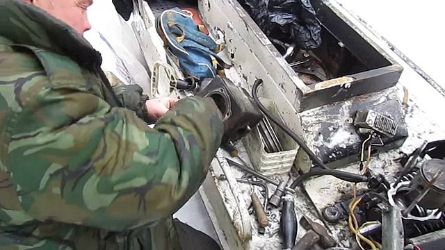 Замена поршня на снегоходе буран в полевых условиях