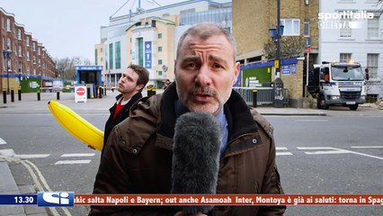 Un journaliste italien perd son sang-froid face à une banane