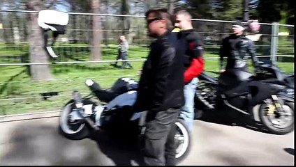 мотоциклы , кто громче заревет --)