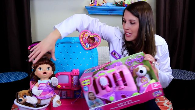 Doc McStuffins Dr. Sandra Does Baby Alive Lucy & Puppy Dog Daisy Pet Vet Check Up + Broken