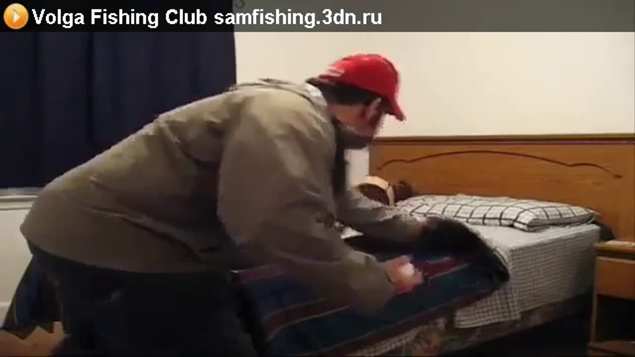 Как нужно будить утром свою вторую половинку! (Прикол!)