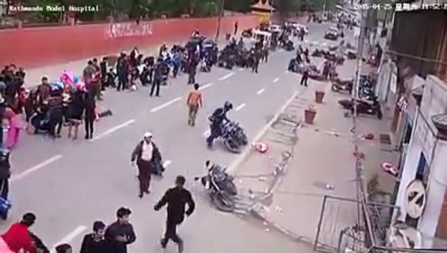 Recent-Earthquake-live-rood-footage-at-CCTV-camera-in-India Bangladesh