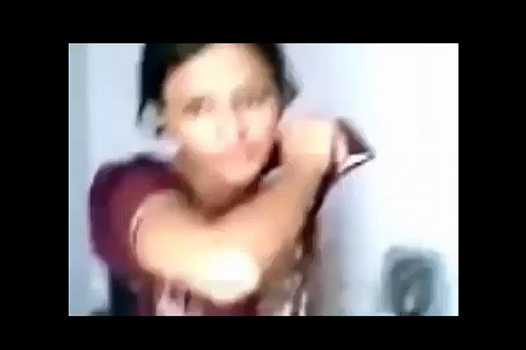 Cute Girl Kapray Change Krtay Huway Video-Top Funny Video leaked