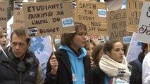 Paris: les étudiants manifestent leur colère face aux conditions d'études !