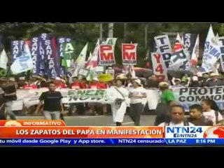 Скачать видео: Manifestaciones en París termina en enfrentamientos entre la policía y los ciudadanos