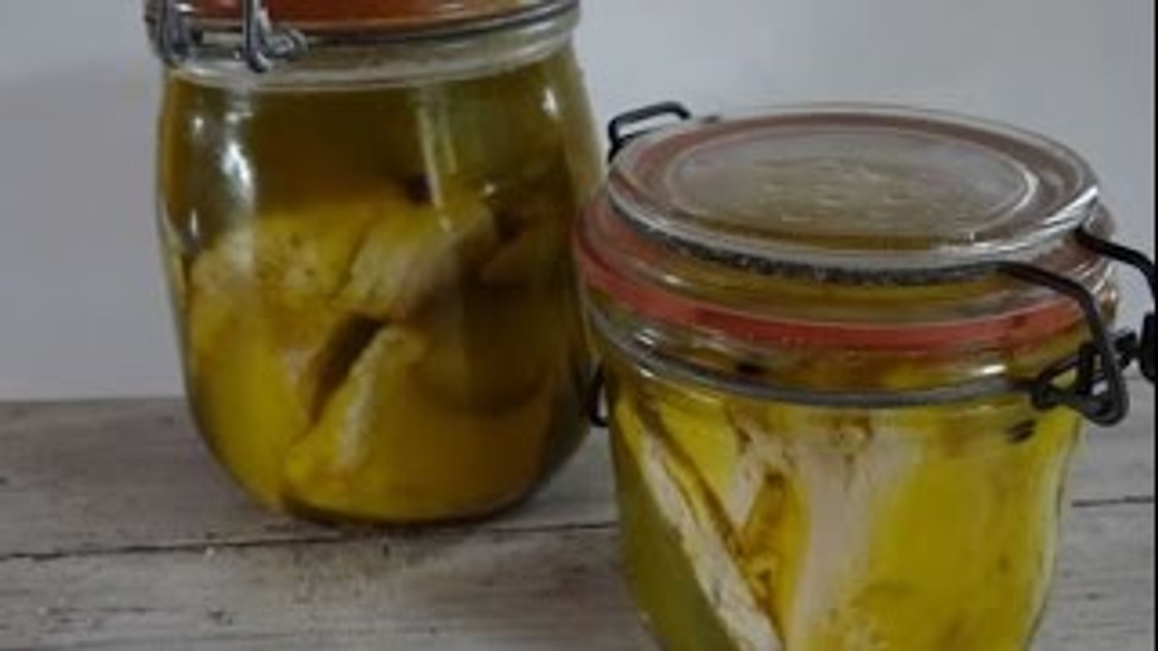 عمل التونة فى المنزل طريقة سهلة المطبخ التونسي Thon faire à la maison Tunisian Cuisine