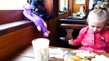 ✔ Кукла Беби Борн с Ярославой катаются на коньках. Каникулы в Буковеле - Video for Kids ✔