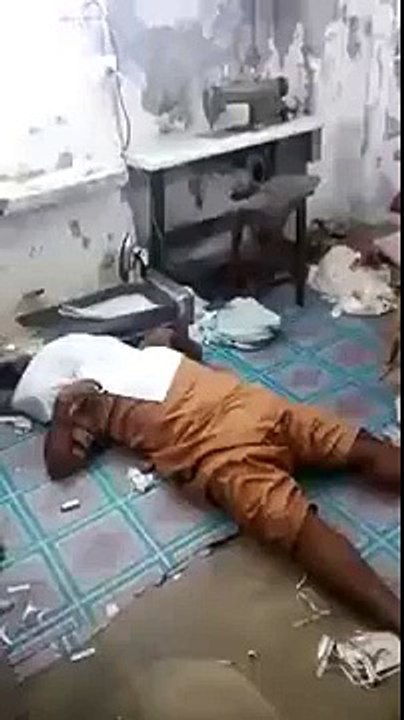 Funny Prank With Sleeping Friends You Will Watch Again