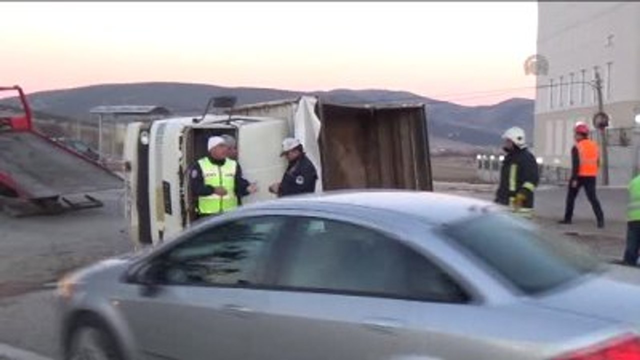 Hayvan Yüklü Kamyonet Devrildi - Isparta