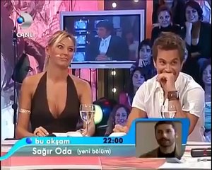 Pınar Altuğ Göğüs Dekolte