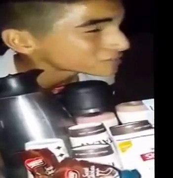 Yeni Fenomen Hayat Okulu Pazarlama ve Reklamcılık Mezunu Çaycı Çocuğun Müthiş Konuşması