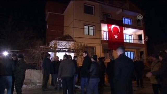 Şehit Özel Harekat Polisi Mustafa Büyükpoyraz'ın Elmadağ'daki Ailesine Acı Haber Ulaştı (2)
