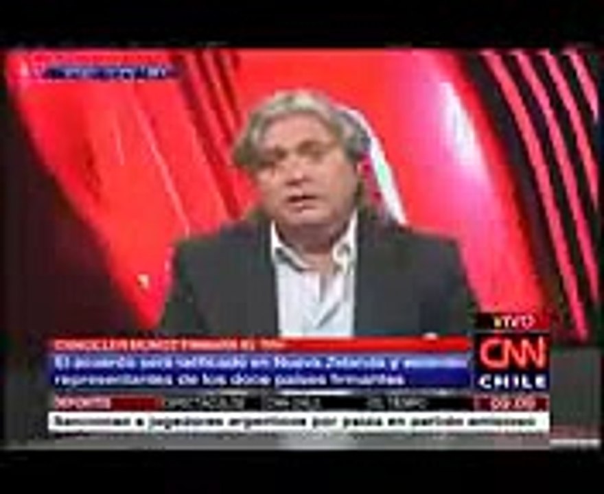 SENADOR NAVARRO EN ENTREVISTA DE CNN EXPLICA LOS RIESGOS DEL  ‪#‎TPP‬. Incluye la ley MONSANTO.. CENSURA INERNET.