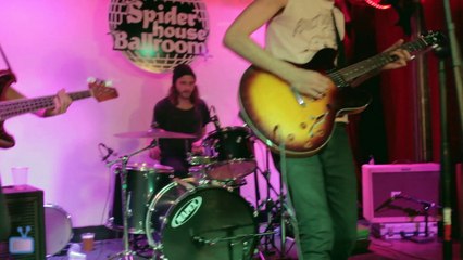 Corners "No Confusion" | Live At Spider House