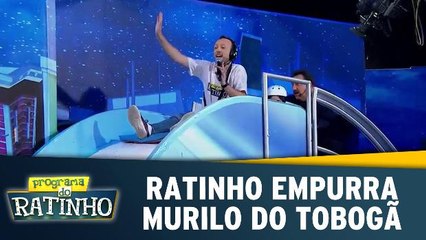 Ratinho empurra Murilo do tobogã