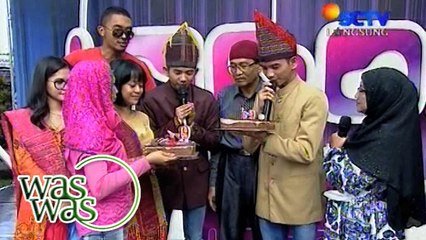 Télécharger la video: Kejutan Ultah Rizky-Ridho di Panggung Inbox - WasWas 04 Februari 2016