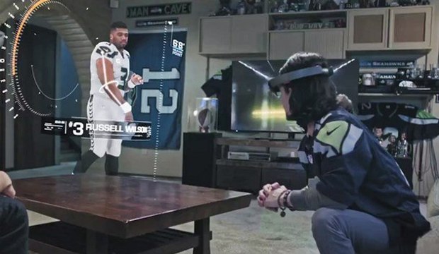 HoloLens: the Superbowl in virtual reality