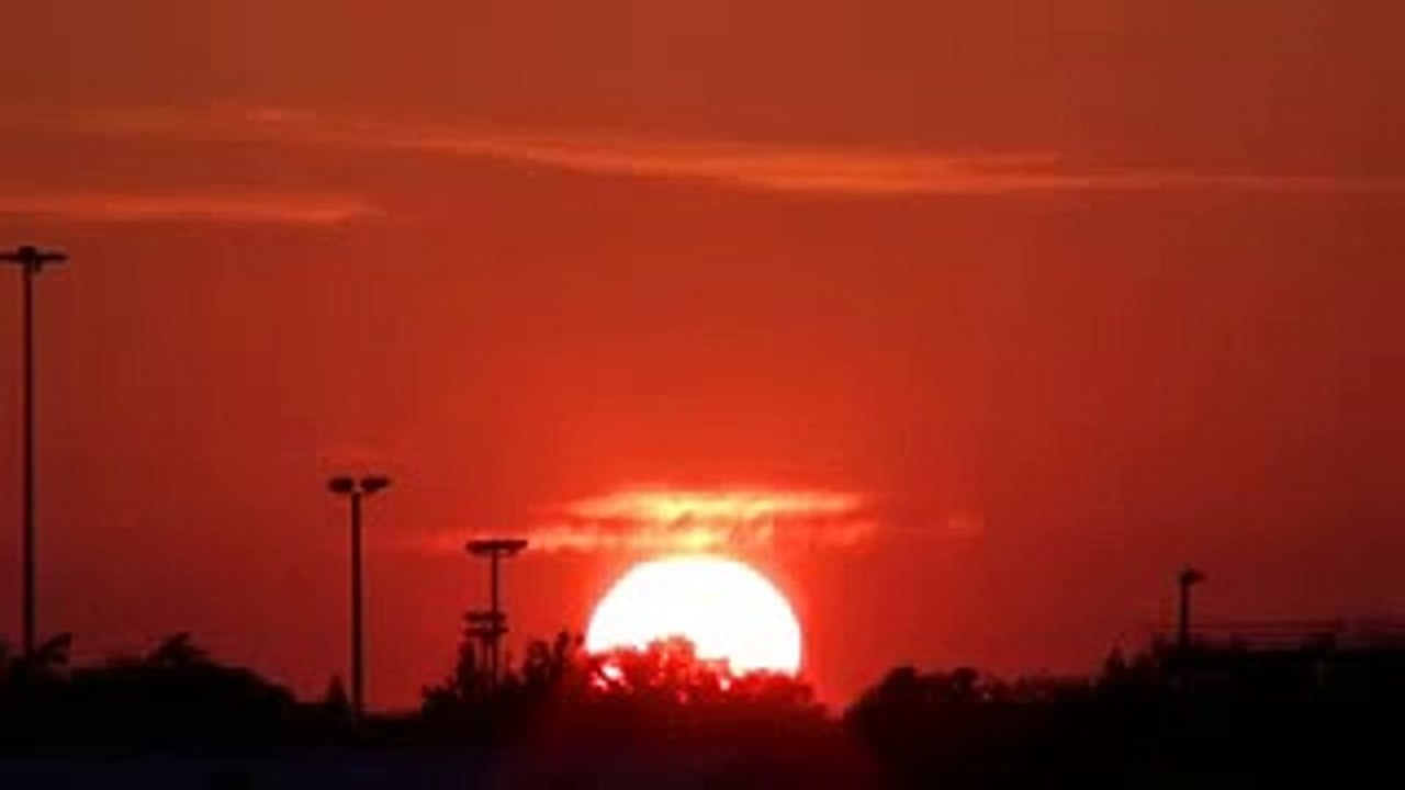 Qantas Boeing 747 at Manchester Airport HD (Latest Sport)
