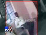 Semi Nude 'Nagin' Dance by Thieves In Karnataka Police Station - Tv9 Gujarati