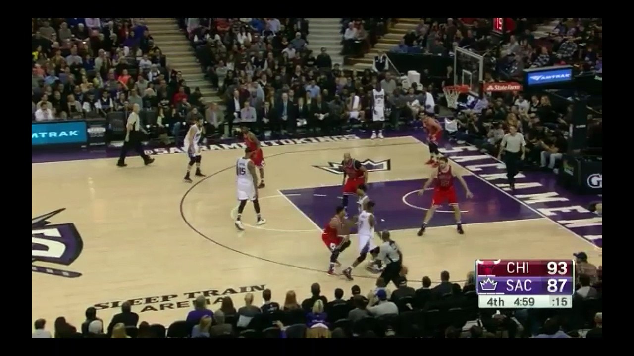 DeMarcus Cousins enchaîne les dribbles comme un meneur