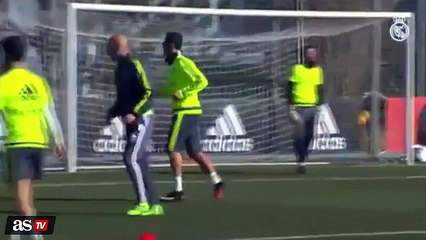El Golazo de Cristiano Ronaldo con pase de taconazos de Zidane en la sesión