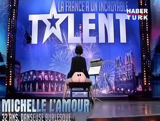 Yetenek Sizsiniz Fransa Kalçasıyla Dans Eden Kadın