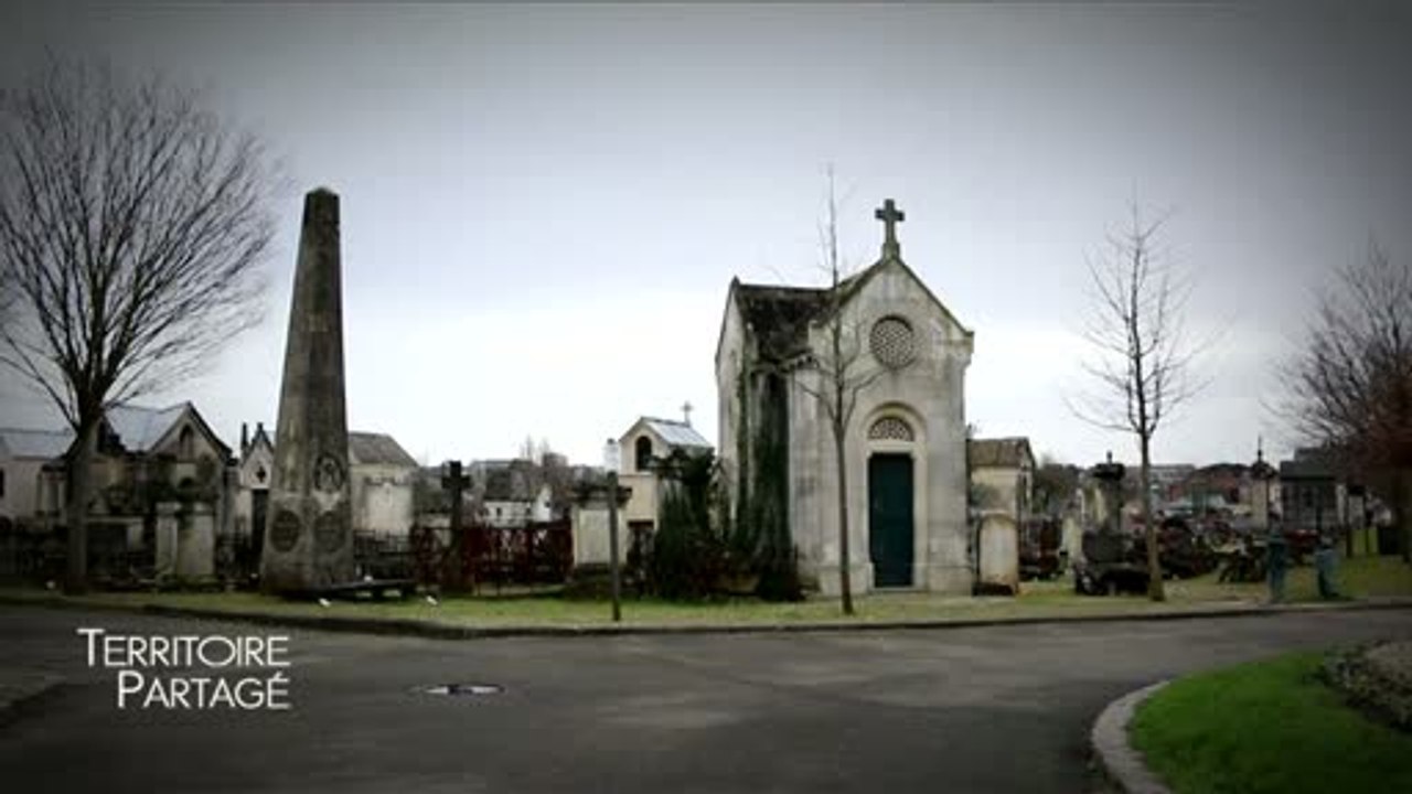 Territoire Partagé : L'Obélisque de René Levasseur - (Cimetière de l'Ouest - Le Mans)