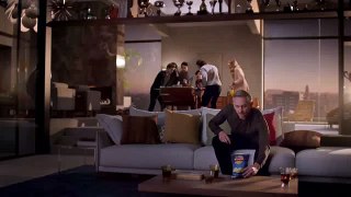 Gary Lineker And Lionel Messi   LIONEL MESSI Star In New Walkers Advertisement