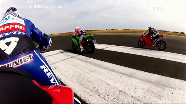 Defi 300kmh Kawasaki ZX10R vs Suzuki 1000 GSX-R vs BMW S1000RR vs Ducati 1199 Panigale