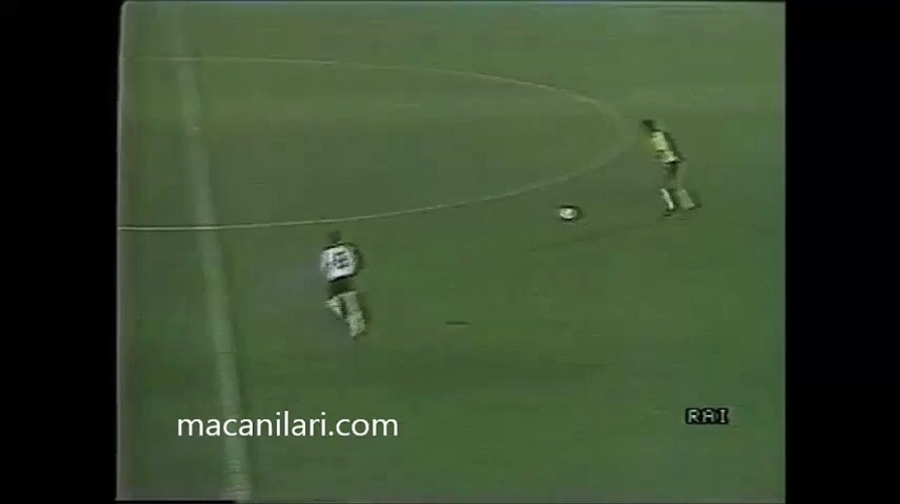 17.09.1986 - 1986-1987 UEFA Cup 1st Round 1st Leg RC Lens 1-0 Dundee United FC