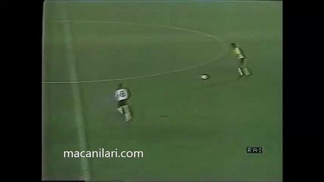 17.09.1986 - 1986-1987 UEFA Cup 1st Round 1st Leg RC Lens 1-0 Dundee United FC