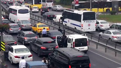 Atatürk'ün öldüğü 9.05'te hayat durdu