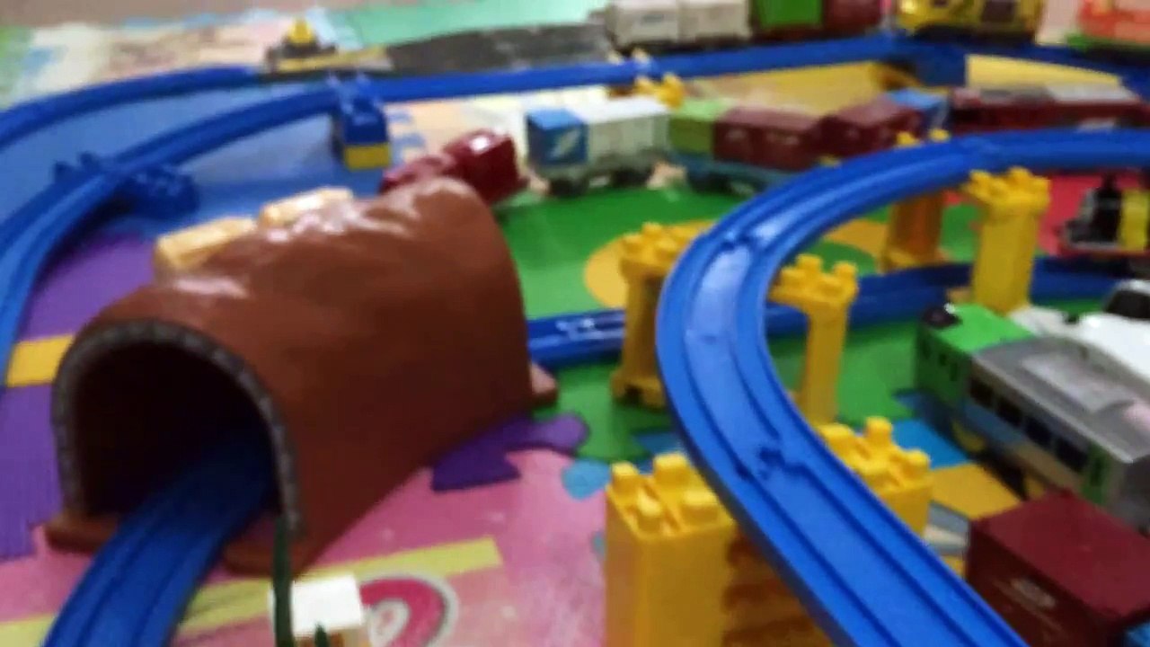 【Thomas & Friends】Takara TOMY Plarail タカラトミープラレール - ビジービージェームス ムタンボ Rusty Thomas & Friends..(00019)