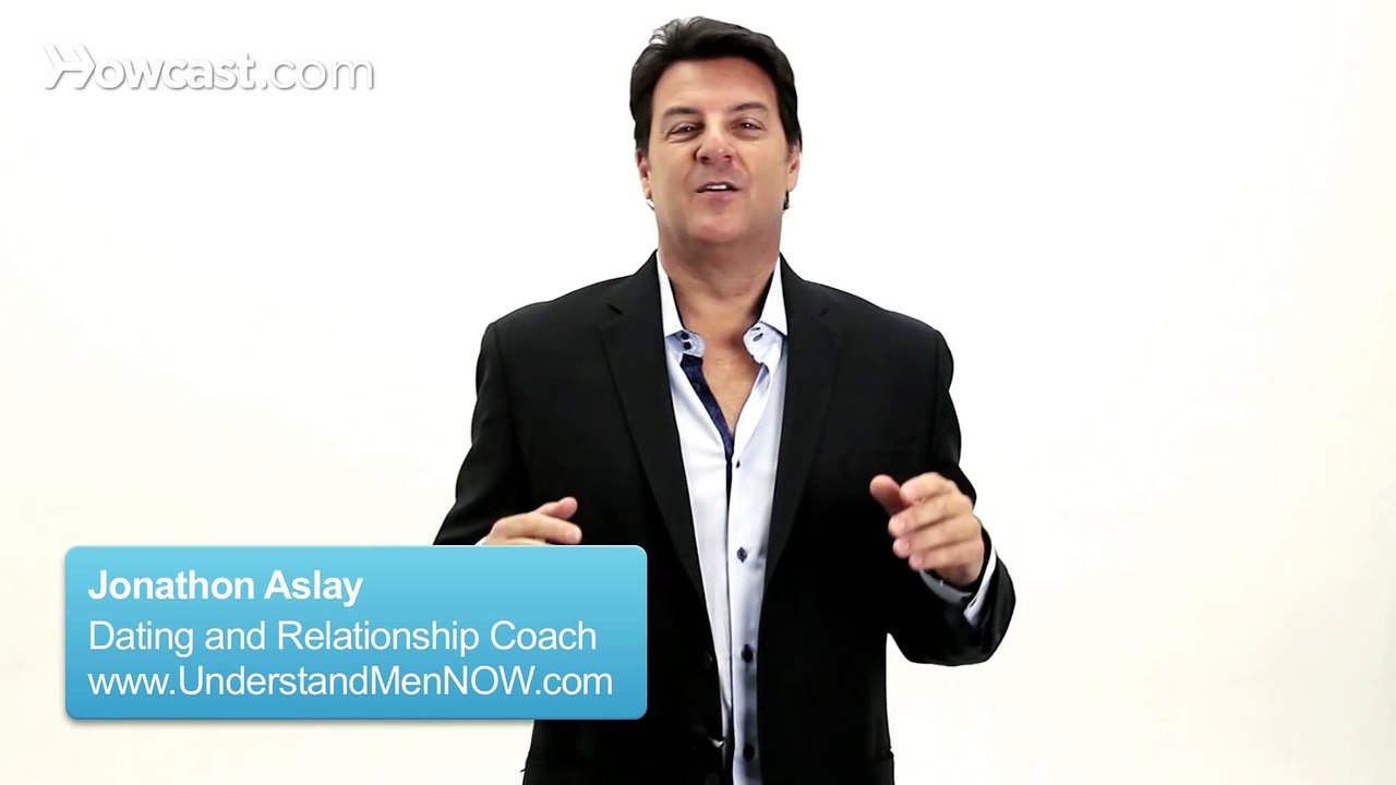 How to Pick Guy's Valentine's Day Gift - Understand Men