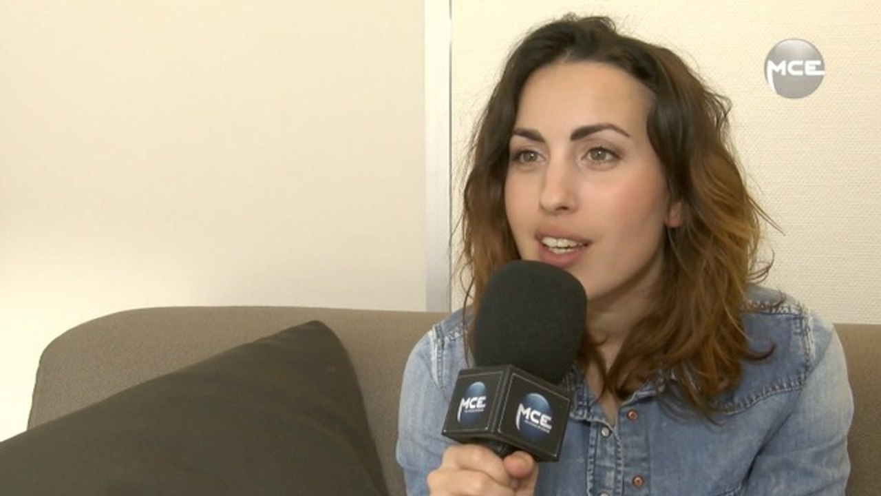 La chanteuse Maude en couple ? Elle répond !