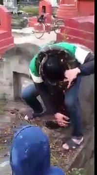 ﺳﺒﺤﺎﻥ ﺍﻟﻠﻪ ﻣﺎﻫﻮ ﺍﻟﺬﻧﺐ ﺍﻟﺬﻱ ﺍﺭﺗﻜﺒﻪ ﺻﺎﺣﺐ ﺍﻟﻘﺒﺮ ﺣﺘﻰ ﻳﺮﺳﻞ ﺍﻟﻠﻪ ﻋﻠﻴﻪ ﺍﻓﻌﻰ ﺗﻌﺬﺑﻪ ﻓﻲ ﺍﻟﺪﻧﻴﺎ