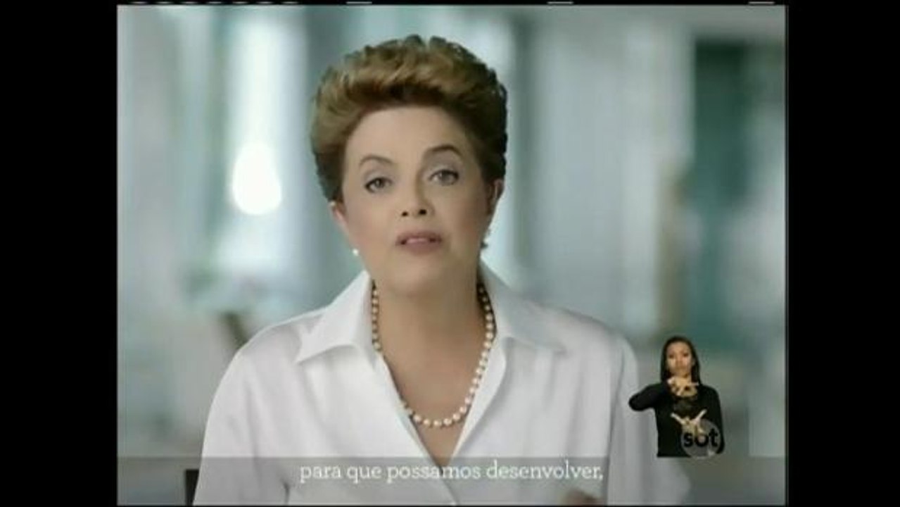 Dilma Rousseff faz pronunciamento e pede mobili...
