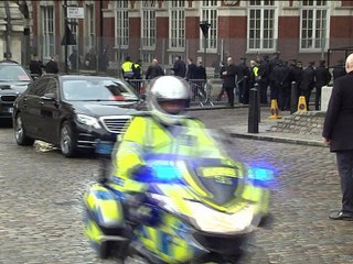 Syrie: Cameron appelle à continuer de travailler pour une solution politique